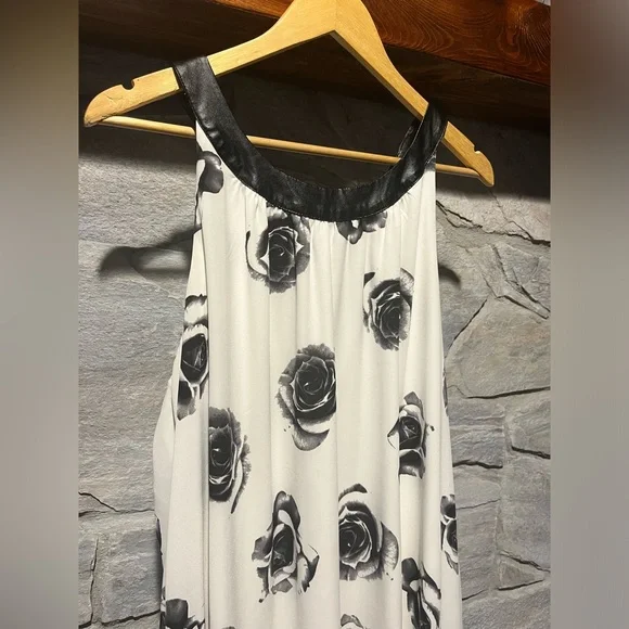 Torrid layered tunic halter tank, size 1 (1X, 14/16) - Picture 2 of 8